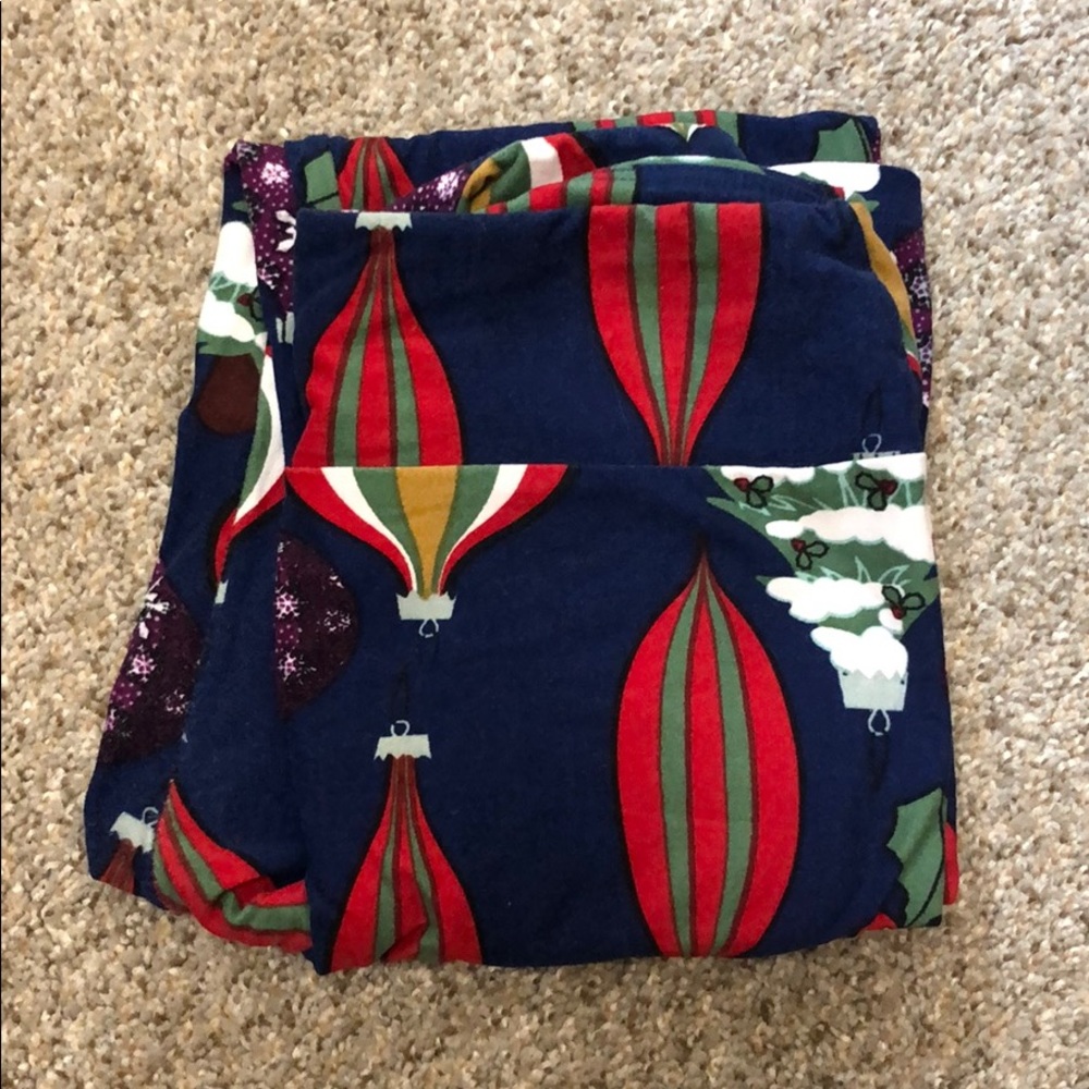 LuLaRoe Christmas leggings